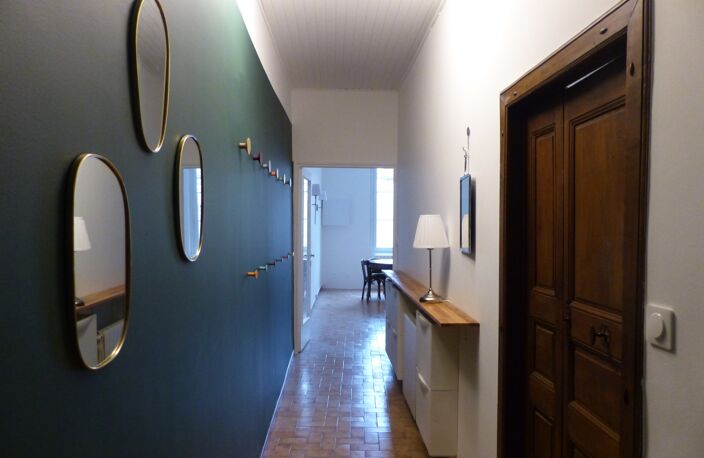 Dans un Hôtel Particulier au centre de Sommières : Appartement Bourgeois refait à neuf  ! — photo 2