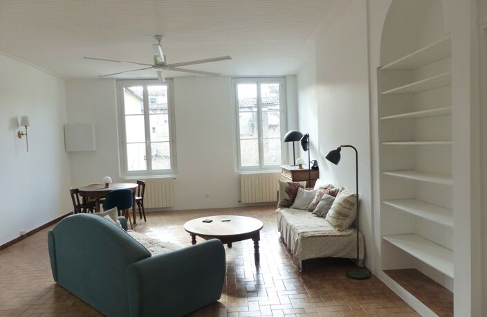 Dans un Hôtel Particulier au centre de Sommières : Appartement Bourgeois refait à neuf  ! — photo 4