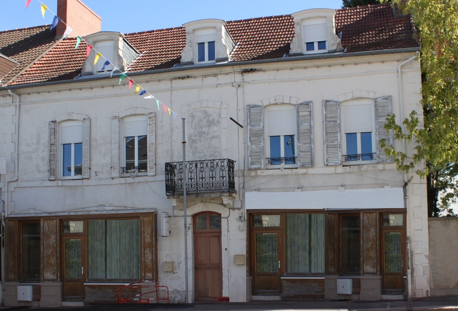 Immeuble à vendre COMMENTRY (03) — photo 1