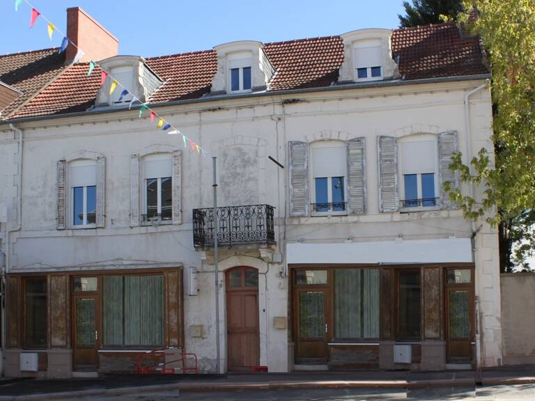 Immeuble à vendre COMMENTRY (03) — photo 1