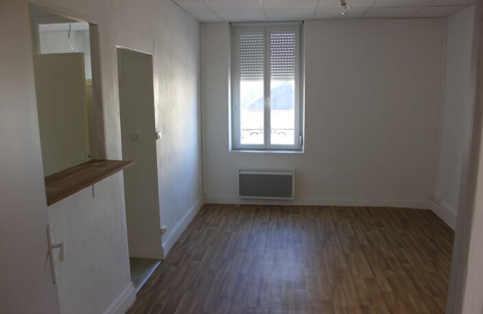 Immeuble à vendre COMMENTRY (03) — photo 3