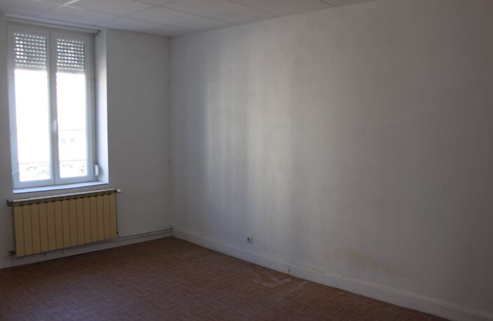 Immeuble à vendre COMMENTRY (03) — photo 4