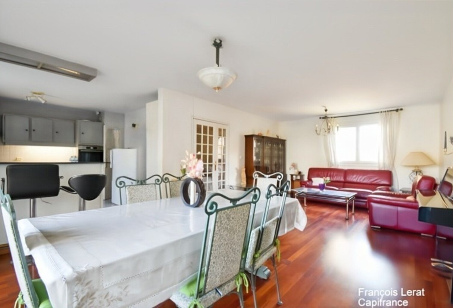 Appartement à vendre 5 pièces proche Mairie de THIAIS (94)– Appartement de 5 pièces avec une cave et une place de parking – 95,29 m2 loi Carrez - 350 000 € honoraires d’agence inclus — photo 1