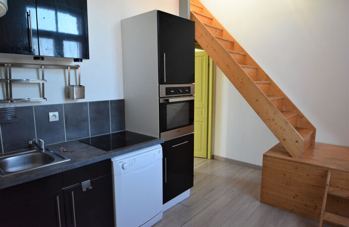 Dpt Nord (59), à louer VALENCIENNES appartement T2 de 37 m² — photo 2