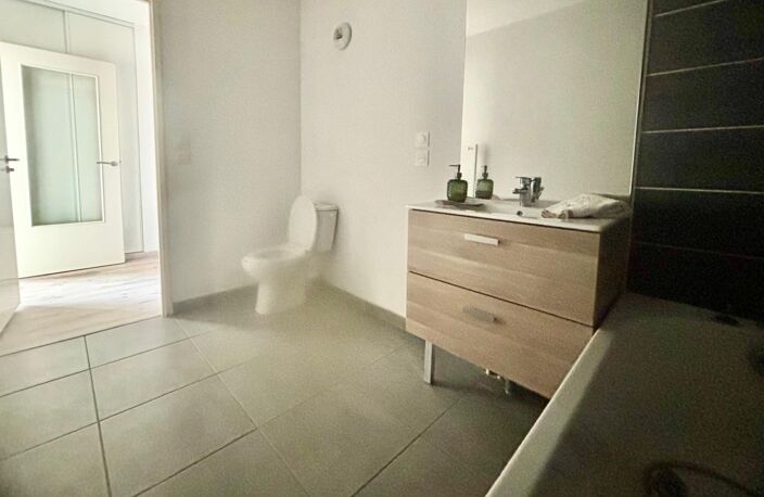 Appartement 2 pièces 41m2  terrasse et place de stationnement PMR BAISIEUX (59) — photo 5