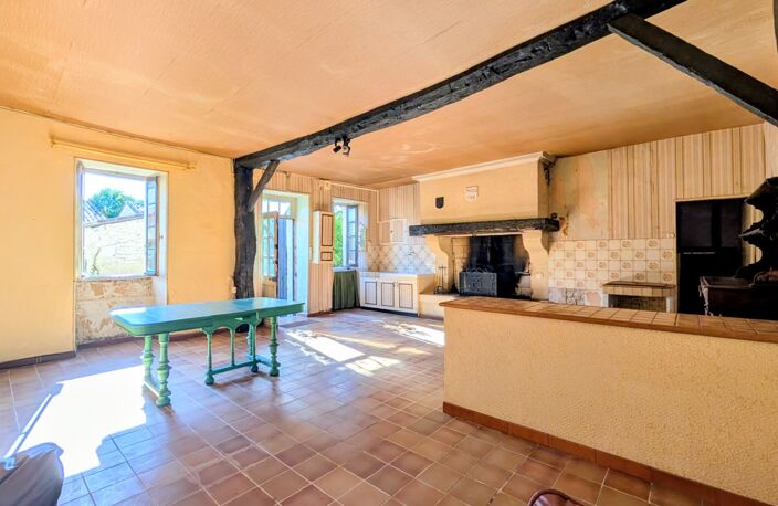 SEGONZAC (16)  Maison de bourg avec du caractère — photo 4