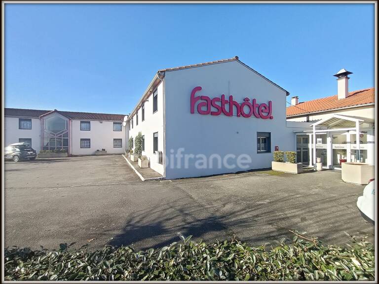 Dpt Hautes Pyrénées (65), à vendre SEMEAC Hôtel - Bureau — photo 1