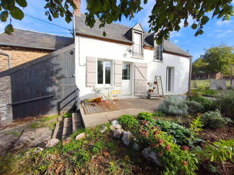 Maison de campagne 3 pièces 2 chambres séjour cuisine salle de bains jardin dépendance cave NOUZERINES (23) 109 900€ — photo 1