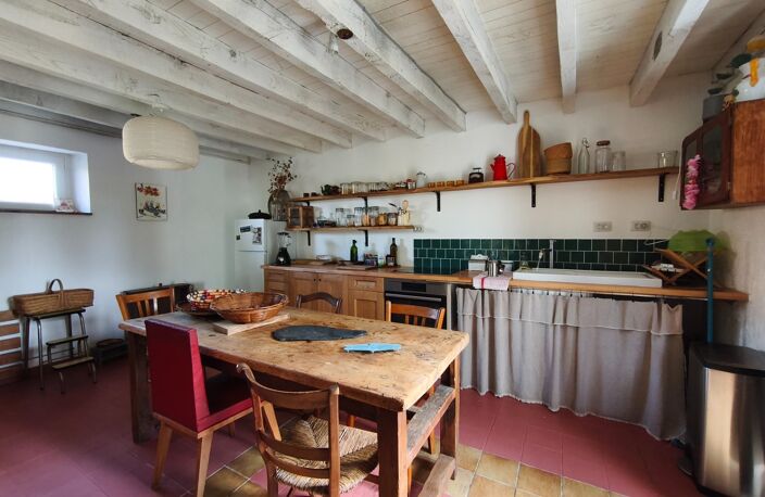 Maison de campagne 3 pièces 2 chambres séjour cuisine salle de bains jardin dépendance cave NOUZERINES (23) 109 900€ — photo 3
