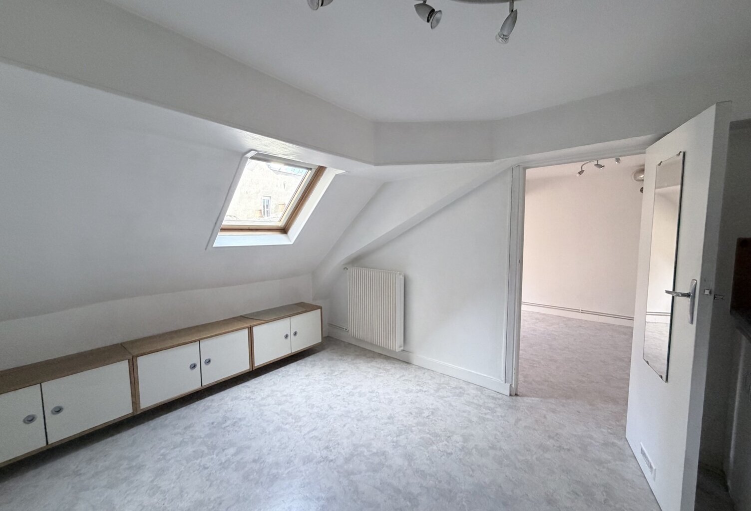 DIJON CENTRE APPARTEMENT DE TYPE T1 BIS DE 21.27 M2 — photo 1