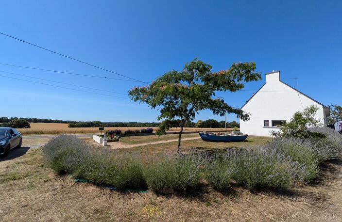 GUERN JOLIE MAISON DE 170M² AVEC VIE DE PLAIN PIED 7 PIECES GARAGE ET ATELIER PARCELLE DE 5150M² ENVIRON — photo 3