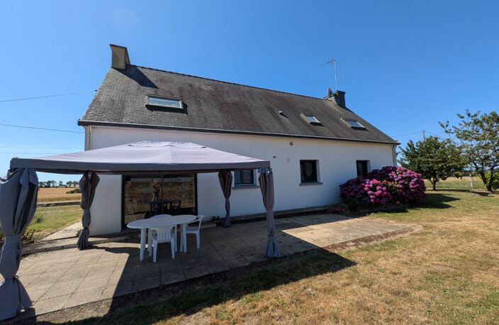 GUERN JOLIE MAISON DE 170M² AVEC VIE DE PLAIN PIED 7 PIECES GARAGE ET ATELIER PARCELLE DE 5150M² ENVIRON — photo 4