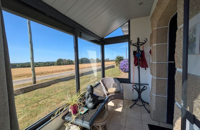 GUERN JOLIE MAISON DE 170M² AVEC VIE DE PLAIN PIED 7 PIECES GARAGE ET ATELIER PARCELLE DE 5150M² ENVIRON — photo 5