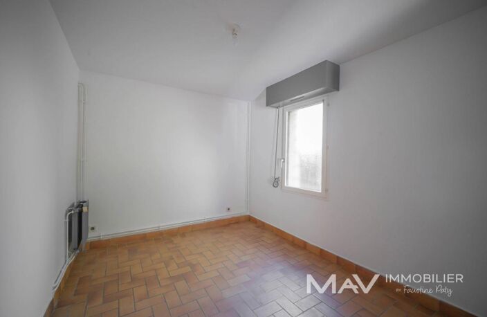 SAINT-OMER - MAISON 4 CHAMBRES AVEC GARAGE A PROXIMITE DU CENTRE VILLE — photo 4