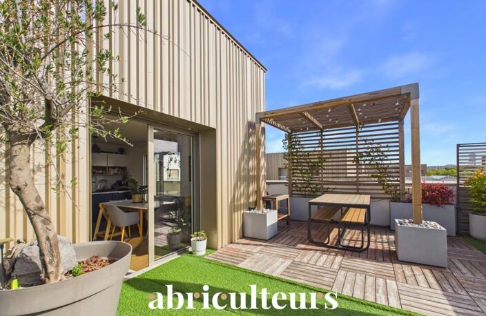 Superbe duplex esprit « maison sur le toit  » 96 m² + 70 m² de terrasses plein Sud, vue panoramique & double parking avec borne électrique — photo 4