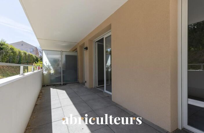 Rare sur le secteur : T3 récent de 63 m² (DPE A) avec terrasse et box fermé en vente vente et situé à Rousset (13790) — photo 2