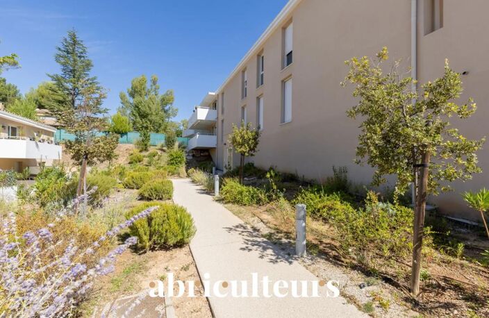 Rare sur le secteur : T3 récent de 63 m² (DPE A) avec terrasse et box fermé en vente vente et situé à Rousset (13790) — photo 3