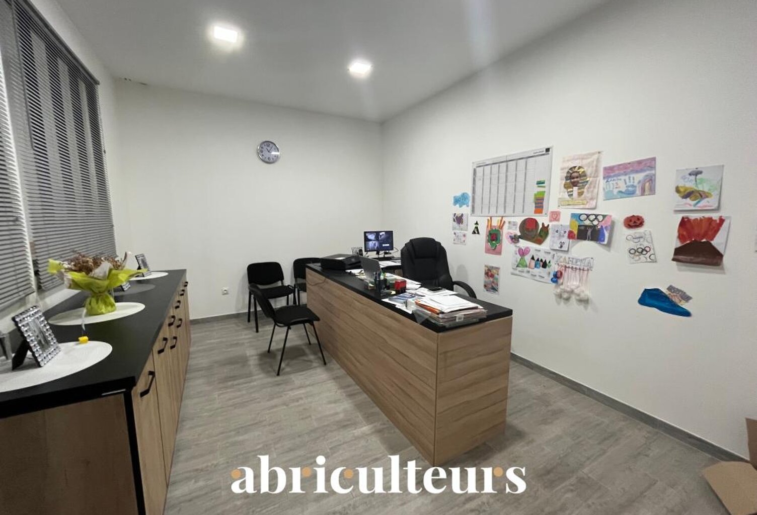 Bureaux au sein d'un local industriel à vendre en vente à Châteaudun (28200) — photo 1