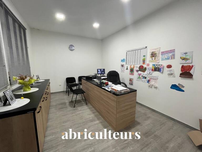 Bureaux au sein d'un local industriel à vendre en vente à Châteaudun (28200) — photo 1