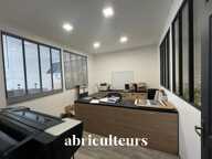 Bureaux au sein d'un local industriel à vendre en vente à Châteaudun (28200) — photo 2