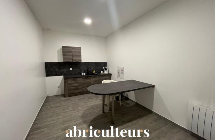 Bureaux au sein d'un local industriel à vendre en vente à Châteaudun (28200) — photo 4