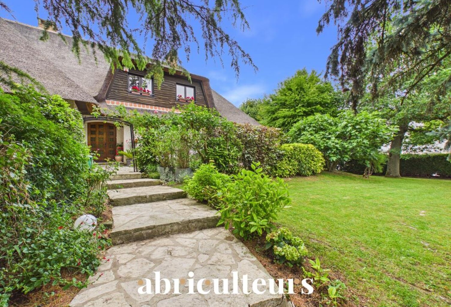 Magnifique Propriété Familiale de charme de 310 m² avec piscine et magnifique jardin arboré en vente à Yerres (91) — photo 1