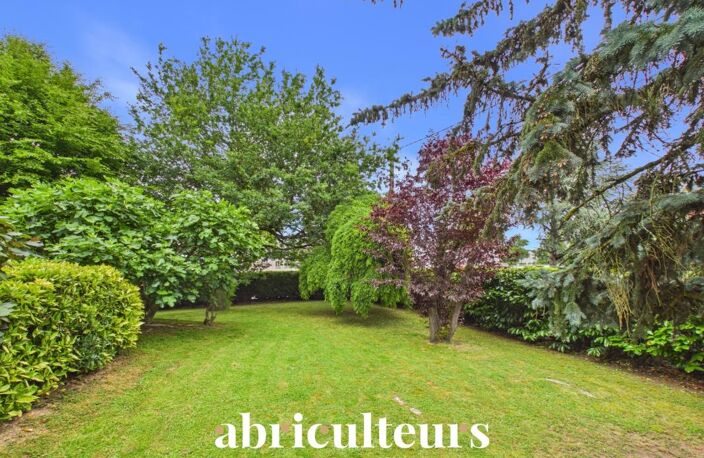 Magnifique Propriété Familiale de charme de 310 m² avec piscine et magnifique jardin arboré en vente à Yerres (91) — photo 3