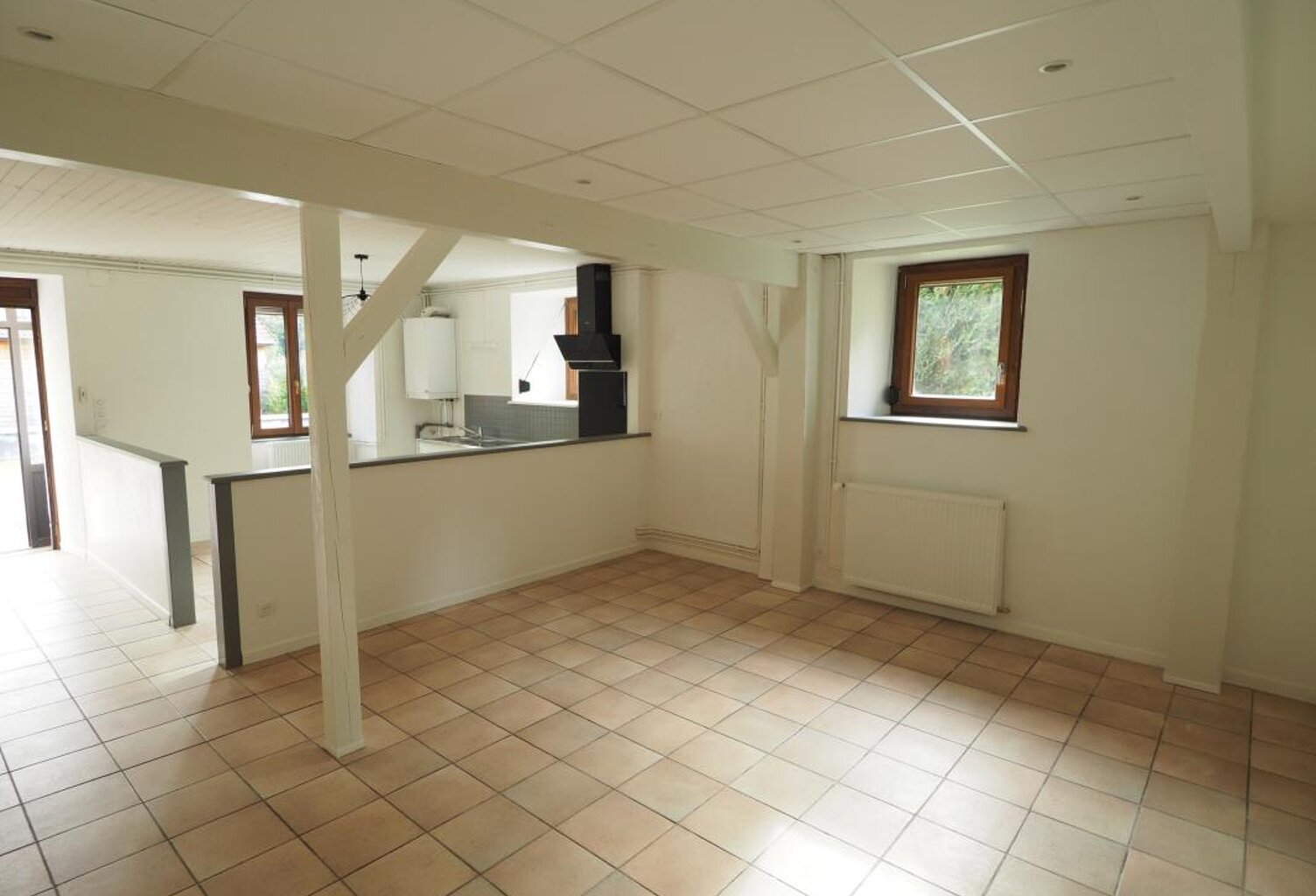 A louer appartement T3 en rez de chaussée de 73.85 m2 à VESC — photo 1