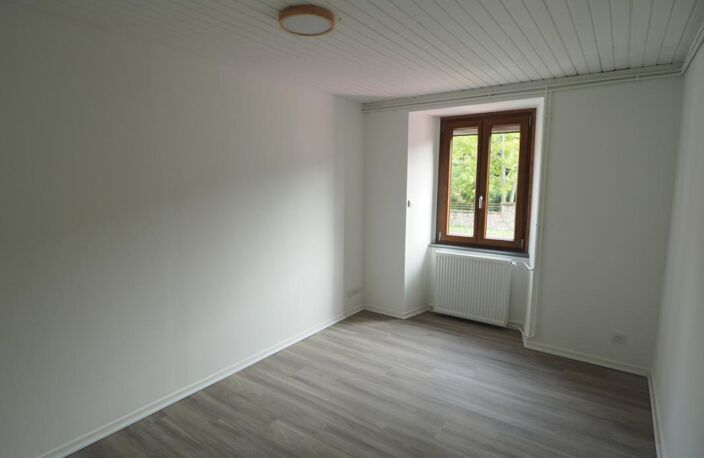 A louer appartement T3 en rez de chaussée de 73.85 m2 à VESC — photo 2
