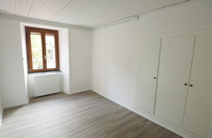 A louer appartement T3 en rez de chaussée de 73.85 m2 à VESC — photo 3