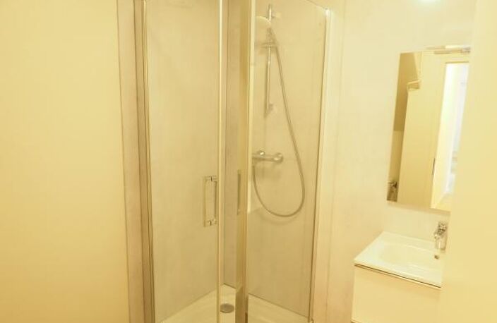 A louer appartement T3 en rez de chaussée de 73.85 m2 à VESC — photo 4