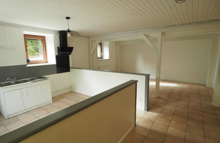 A louer appartement T3 en rez de chaussée de 73.85 m2 à VESC — photo 5
