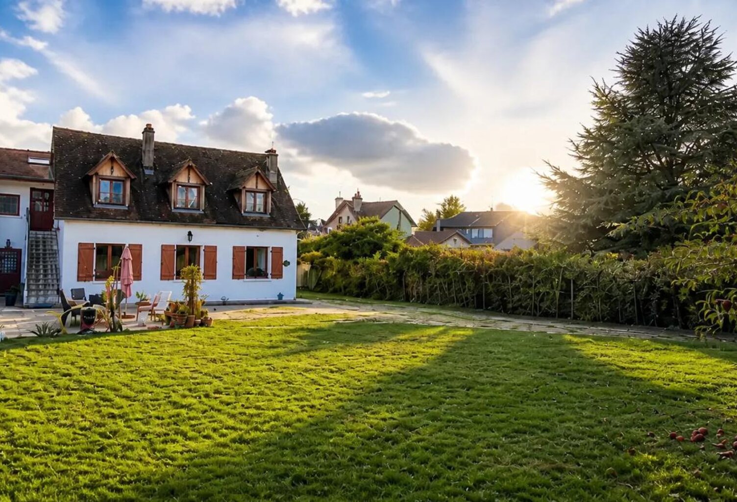 Maison de 8 pièces de 180 m² divisée en 4 appartements — photo 1