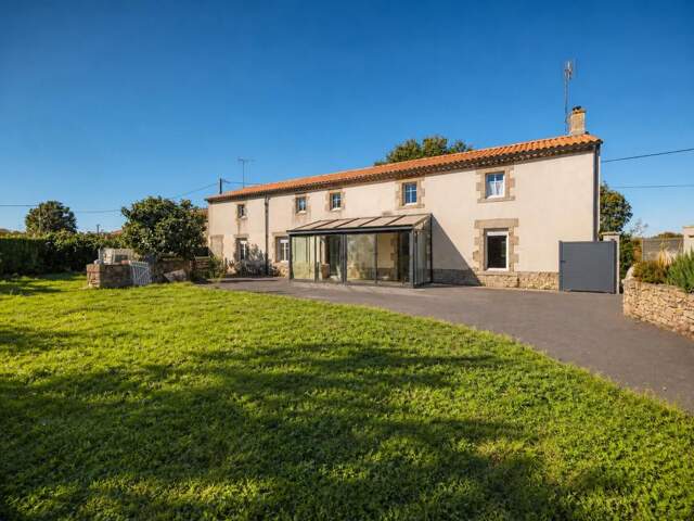 Maison de 5 pièces de 134 m² au Poiré-sur-Vie — photo du bien