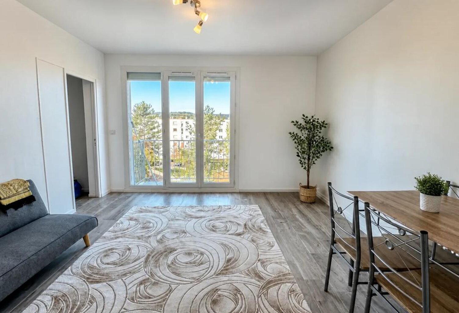 Appartement 2 pièces de 44 m² situé à Noyon — photo 1