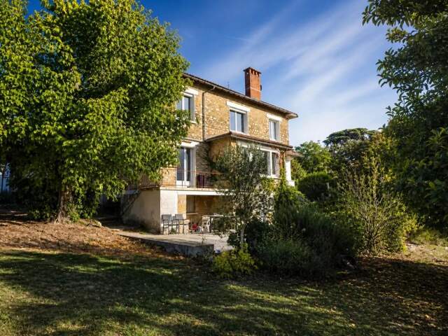 Maison de 193 m² situé à Thenon — photo du bien