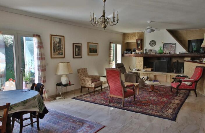 Maison de 7 pièces de 203 m² à Nîmes — photo 2