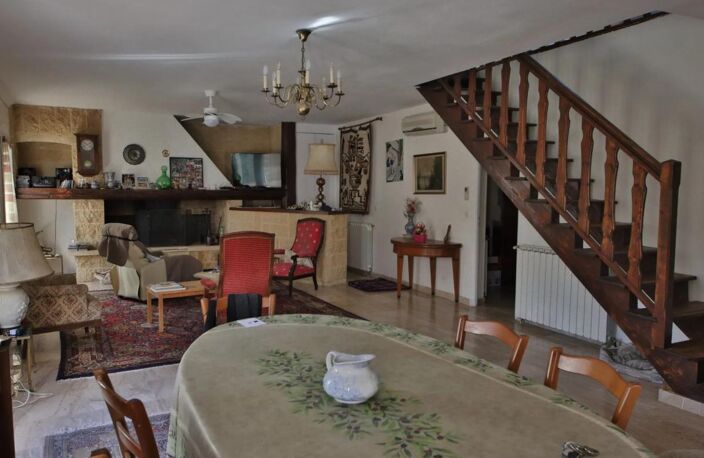 Maison de 7 pièces de 203 m² à Nîmes — photo 3