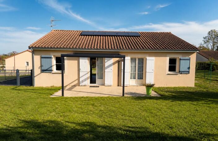 Maison de 4 pièces de 102 m² à Rochechouart — photo 2