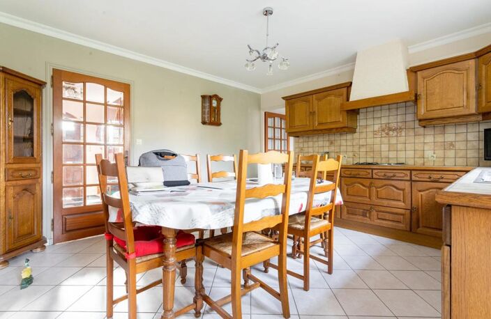 Maison de 7 pièces de 166 m² à Lys-lez-Lannoy — photo 4