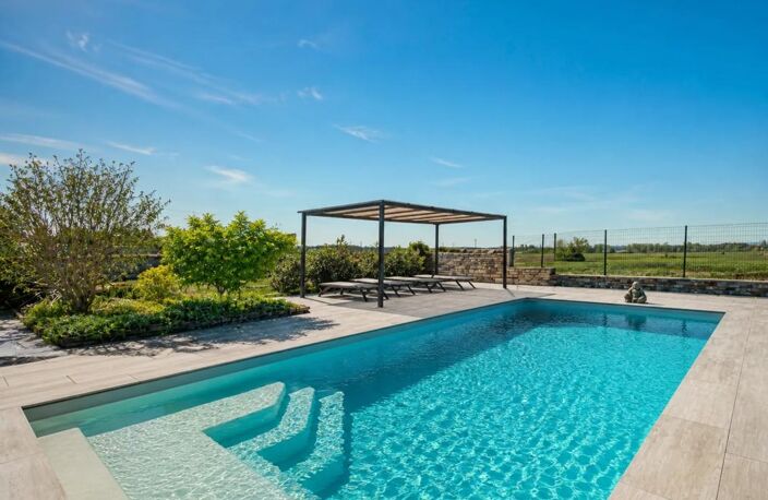 MAISON 267 M² + 3 LOGEMENTS INDÉPENDANTS – PISCINE – DÉPENDANCE — photo 2