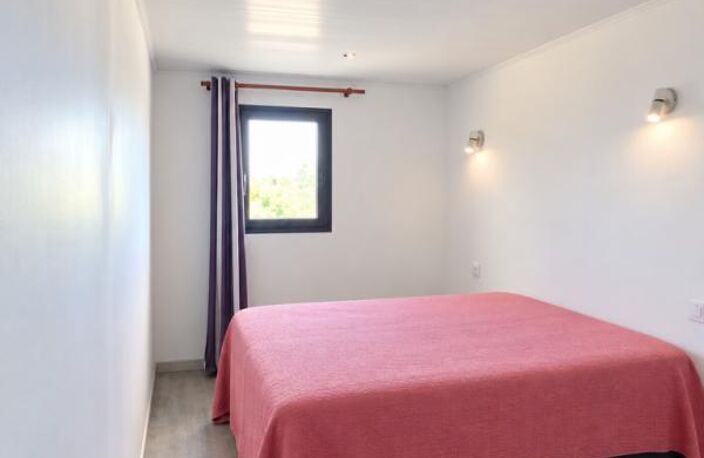 Maison F4 de 73 m2 à Saint Benoit sur terrain 362 m2 — photo 4