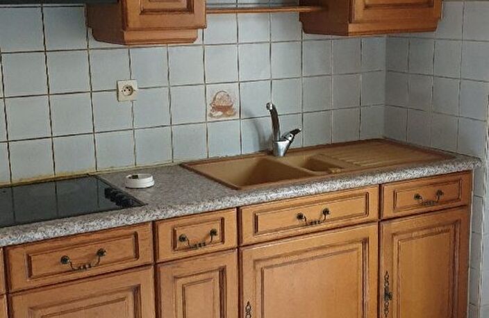 LE BEAUSSET - Appartement  2 pièces au 1er étage — photo 3