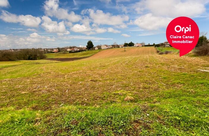 Terrain de 4 198m² non viabilisé À Vendre — photo 2