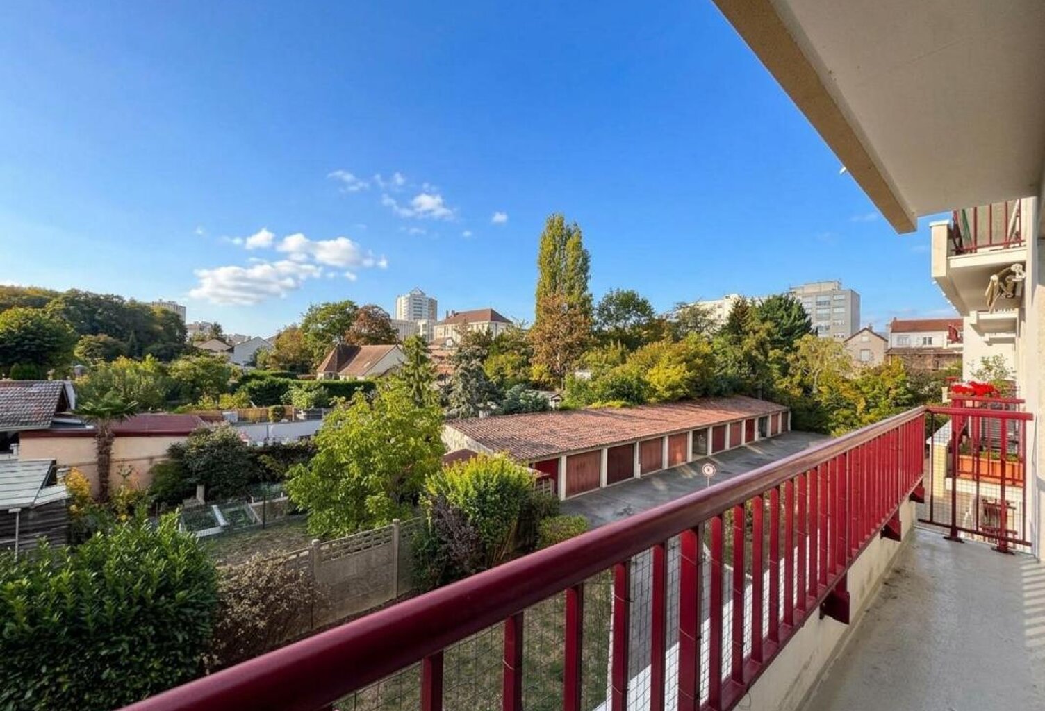 Bel appartement T3 lumineux de 68 m² avec vue dégagée et grand garage box – Reims (Rue Benoît Malot) — photo 1