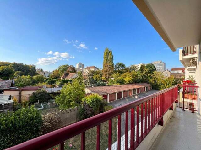 Bel appartement T3 lumineux de 68 m² avec vue dégagée et grand garage box – Reims (Rue Benoît Malot) — photo du bien