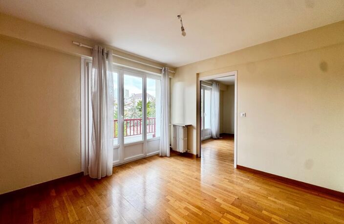 Bel appartement T3 lumineux de 68 m² avec vue dégagée et grand garage box – Reims (Rue Benoît Malot) — photo 3