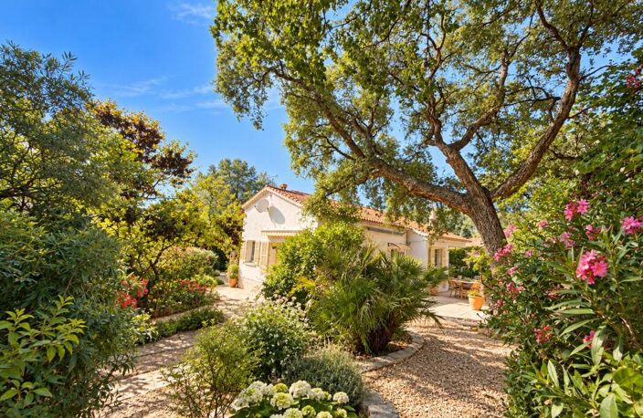 Maison individuelle de plain-pied d'environ 160 m² – QUARTIER Beauvallon - Hyères — photo 2