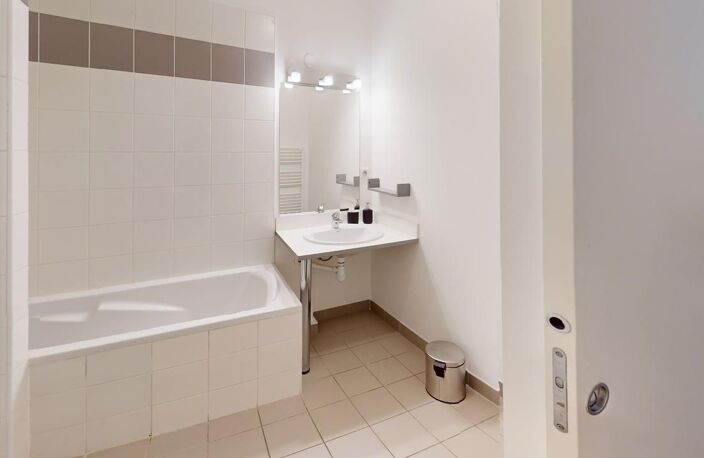 Appartement à vendre - T3 Entièrement rénové - 2e arrondissement — photo 4