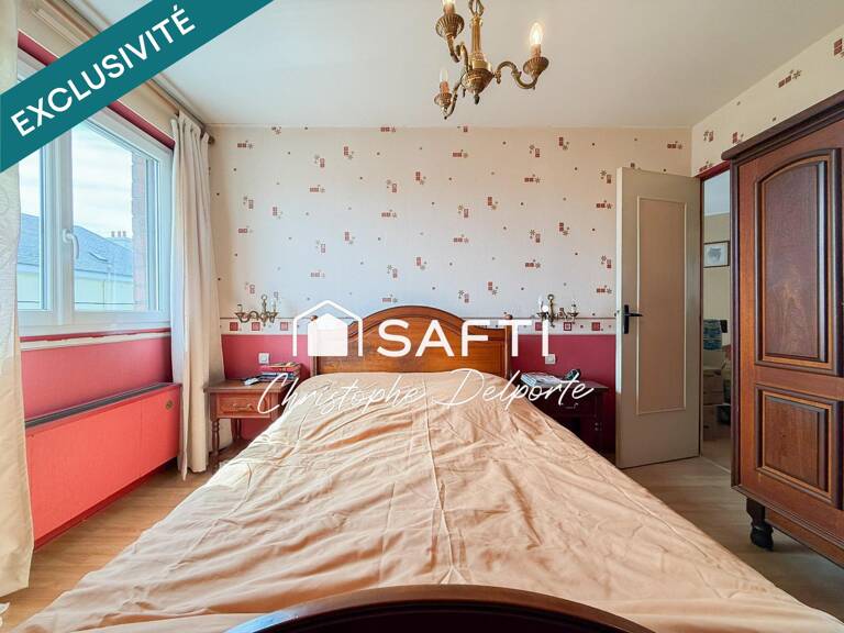 Maison avec terrasse et balcon et garage double — photo 1